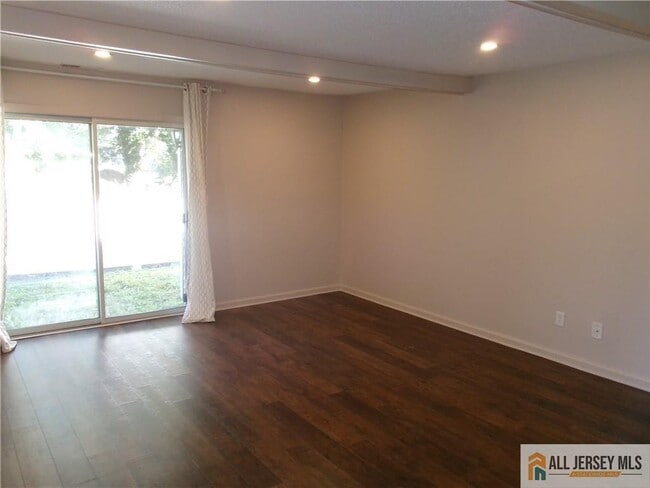 Photo - 23 Deerberry Ln