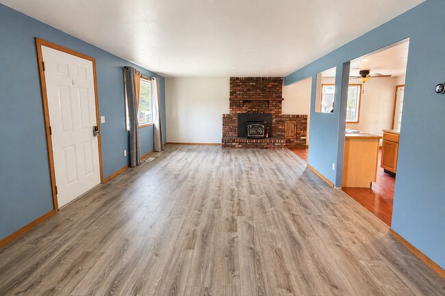 Photo - 1618 E Maple Ave