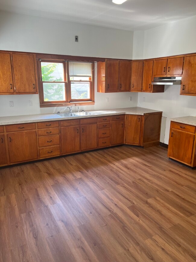 Kitchen - 1413 Prospect Ave Unit Apt 2