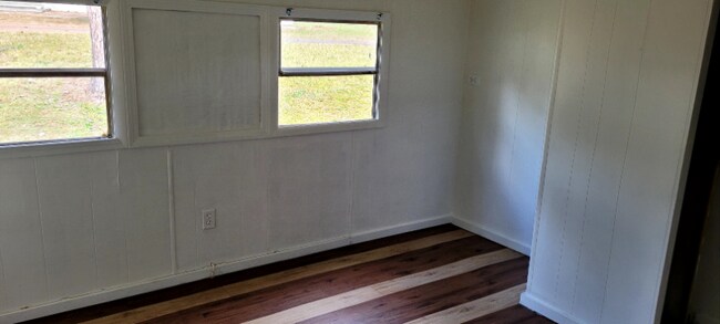 Photo - 205-437Holt Holt Ave