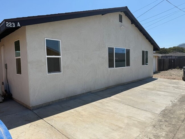 Photo - 223 N B St
