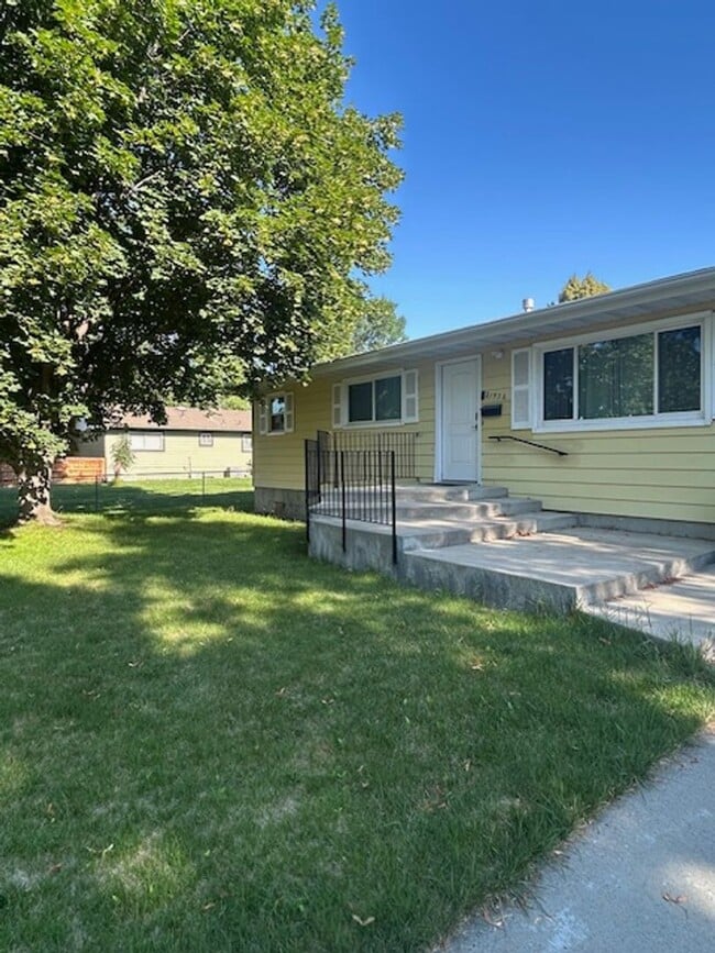 Beautifully Maintained 3-Bedroom Upper Uni... - Beautifully Maintained 3-Bedroom Upper Uni... House