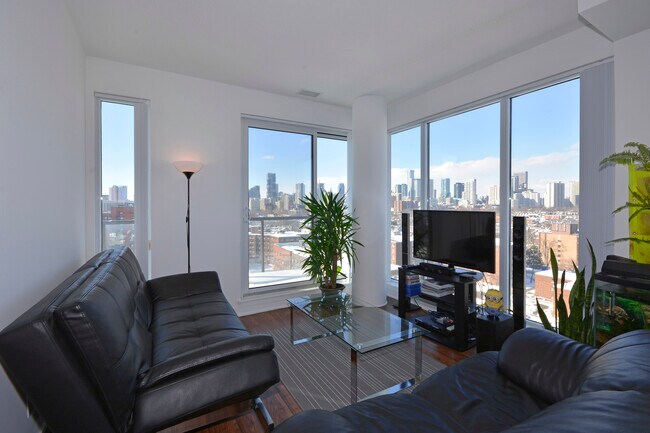 Photo - 260-1260 Sackville St