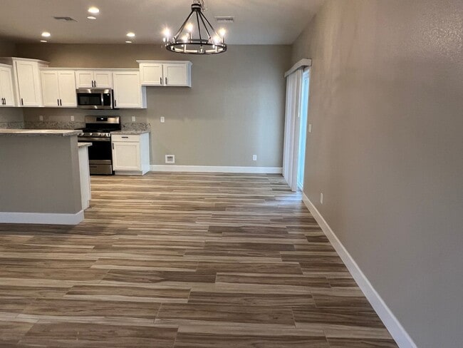 Photo - 3 Bedroom Home Located in El Camino Village PETS OK