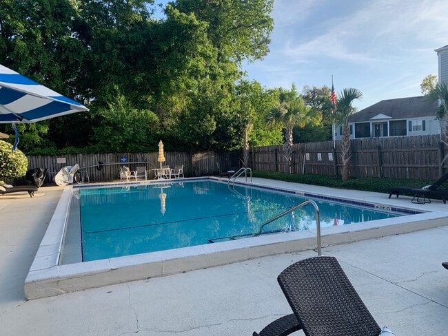 Building Photo - 2201 Scenic Hwy Unit H4