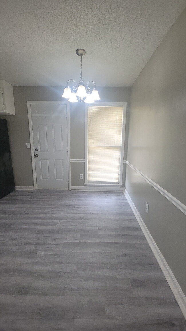 Photo - 1 month free Section 8 accepted Spacious 2-Bed, 2-Bath Sanctuary in Huntsville – Your Ideal Retre... Unidad A