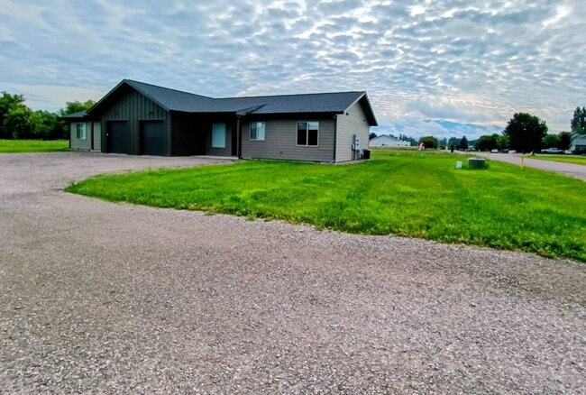 Photo - 1524 Trumble Creek Rd