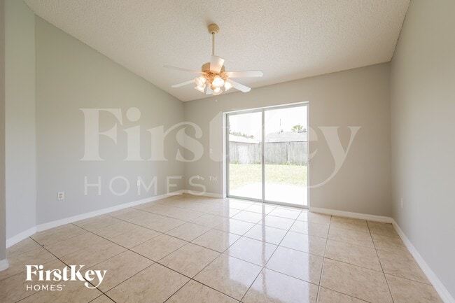 Photo - 827 Massy Ct