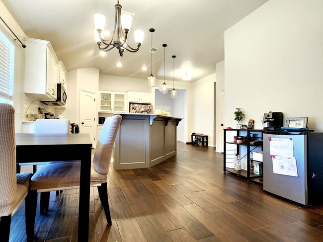 Photo - 18600 Luna Dr
