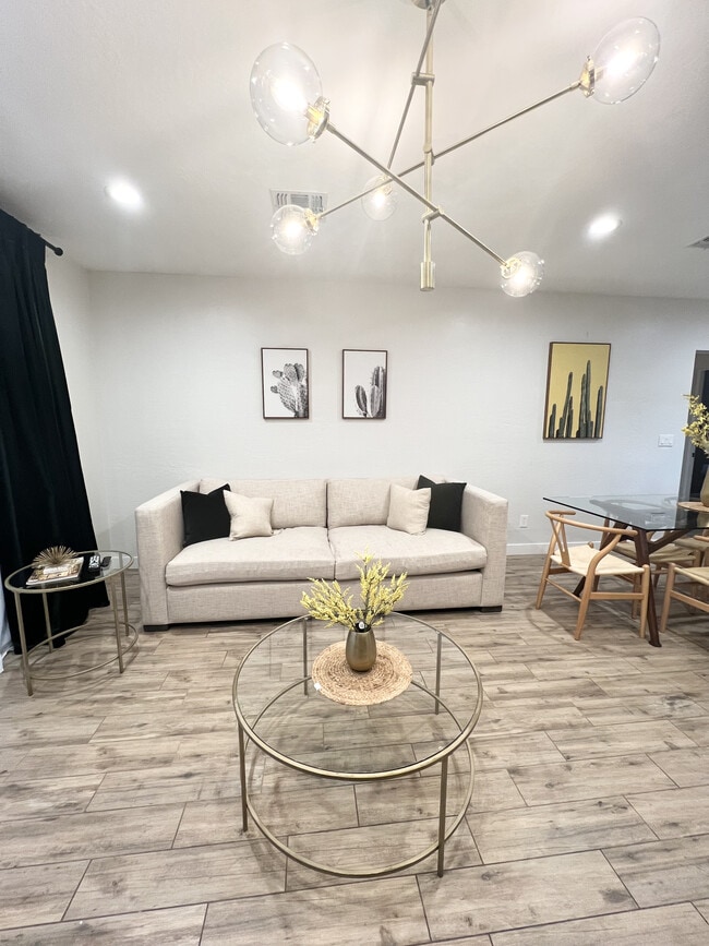 Photo - 1618 E Glenrosa Ave