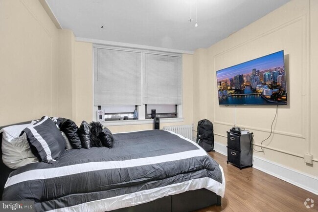 Building Photo - 1324 Locust St Unit 420 Rental