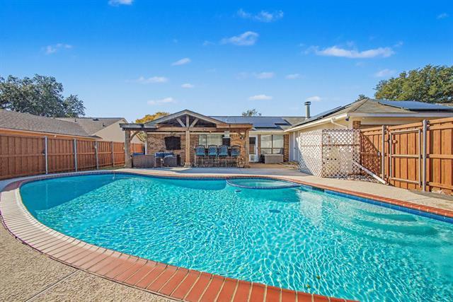 Photo - 913 Sandhurst Dr