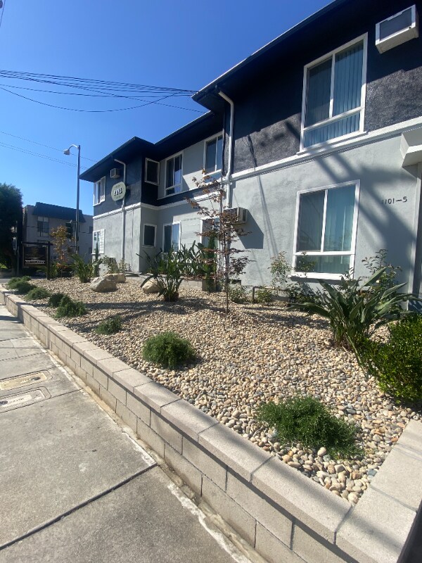 5 W Pine St