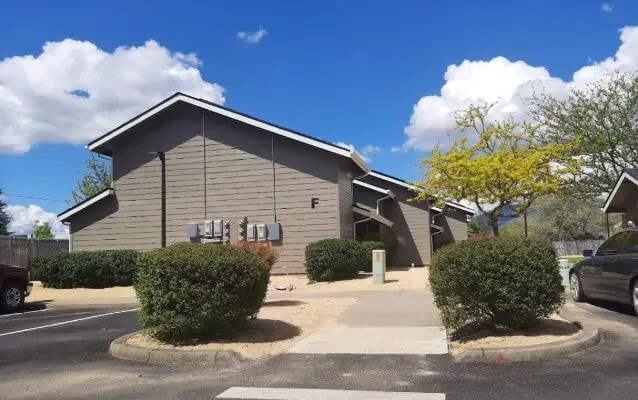 Photo - 1100 Fruitdale Dr