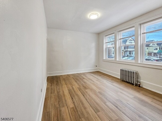 Photo - 367 Sanford Ave Unidad 1R