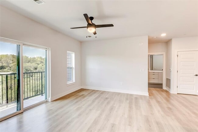 Photo - 2500 Longview St Unit 402