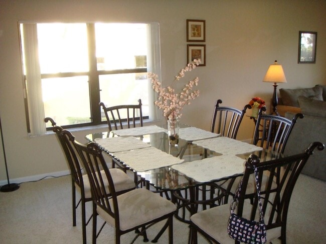 Photo - 200 Uno Lago Dr Unit 201