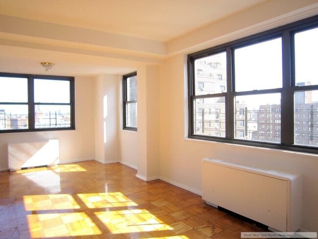 Building Photo - 145 E 16th St Unit 6L Rental