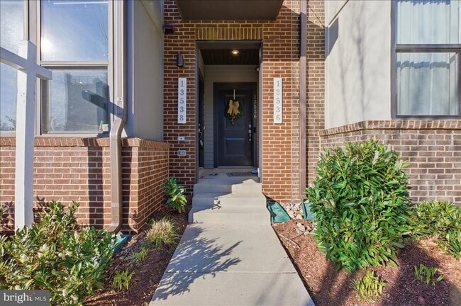 Photo - 13538 Sayward Blvd