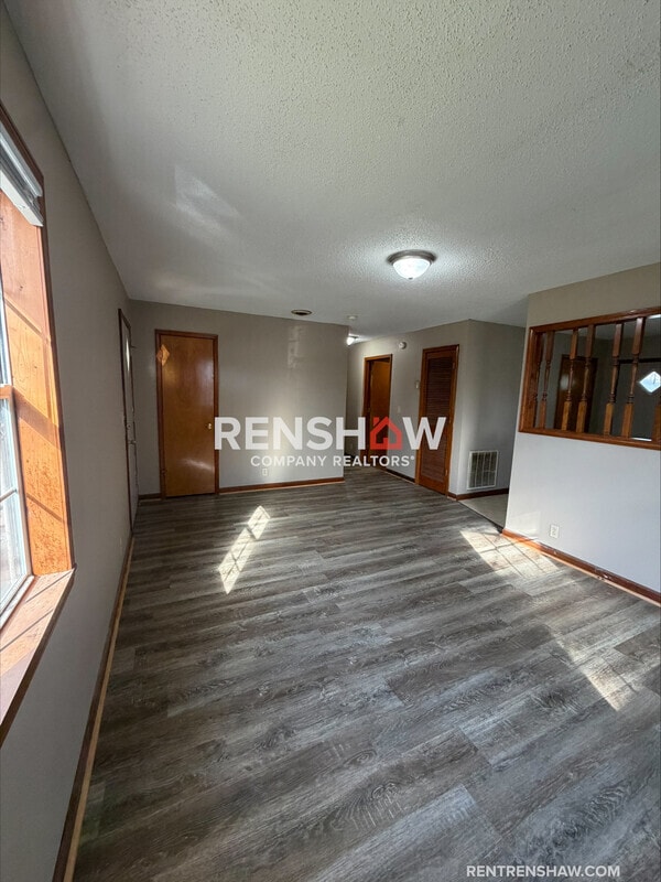 Photo - 111 Etheridge St