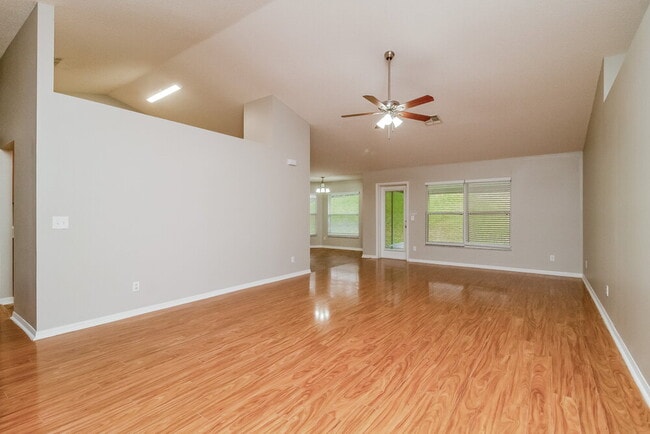 Photo - 1923 Southern Oak Loop