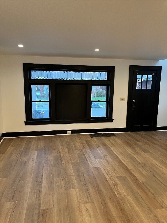 Photo - 254 E 30th St