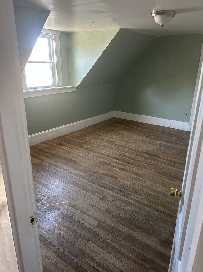 2 High St Unit 3