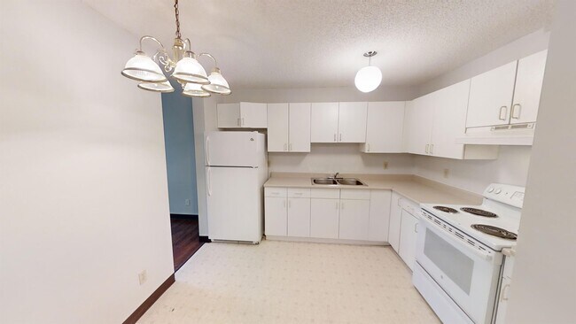 Photo - 5117-5144 44 St Unit 301