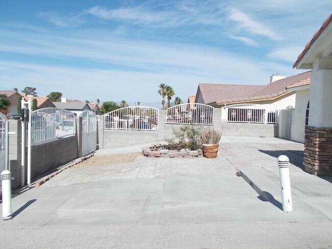 Photo - Stylishly Updated Single-Story 4BD Home with Sparkling Pool & Covered Patio Retreat