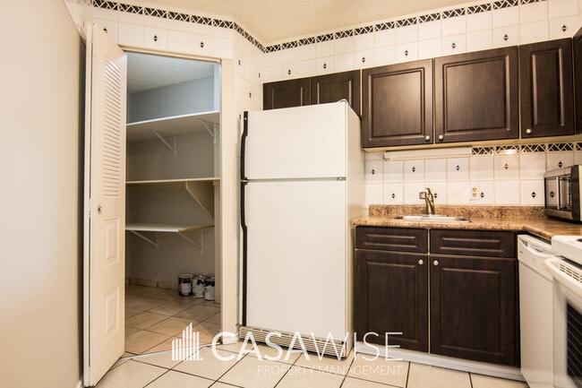 Photo - 10149-10149 Saskatchewan Dr NW