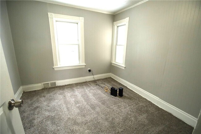 Photo - 101 Superior St