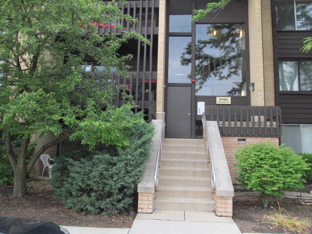 Photo - 6190 Pinewood Ct Unit 304