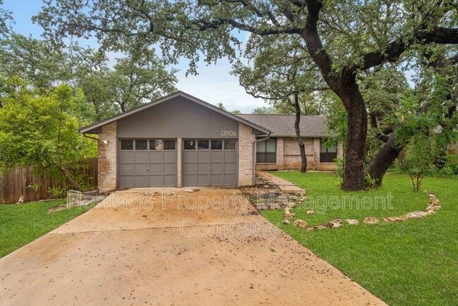 Building Photo - 13906 N Hills Village Dr