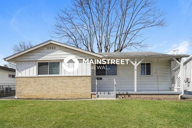 Building Photo - 3 Bedroom Pet-Friendly Home in COLUMBUS, OH with Main Street Renewal