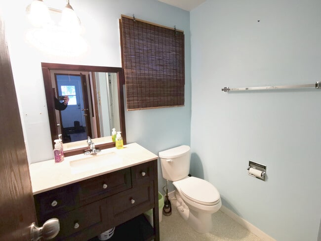 Photo - 545-520 20 St W