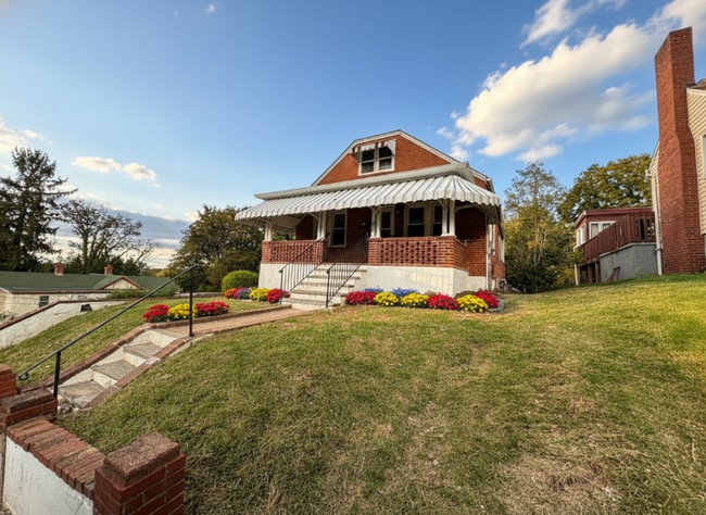 Building Photo - 436 Action St