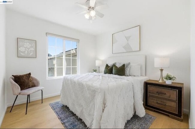 Photo - 2446 Bing Pl