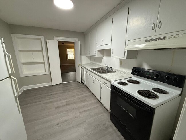 Photo - 208 Anderson St Unidad B