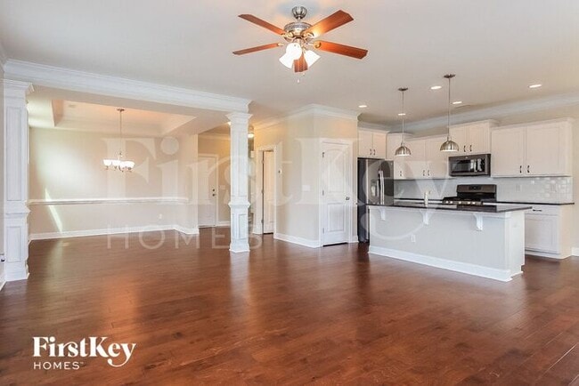 Photo - 97 Roterham Dr