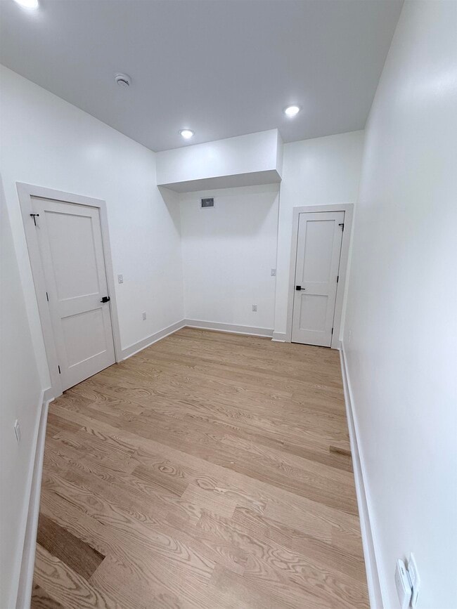 Photo - 741 Grand St Unidad 2