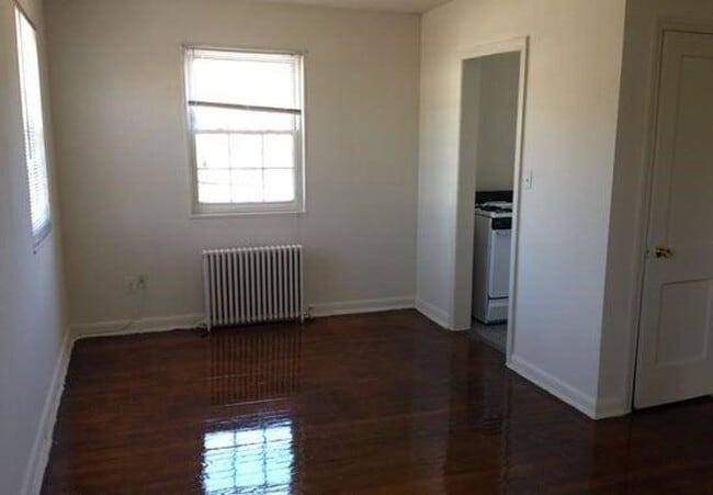 Photo - Red Top Flats