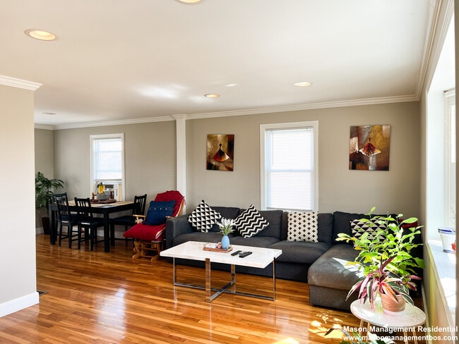 Photo - 104 Forest St