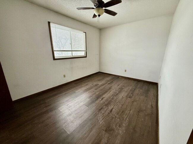 Photo - 906 Cedar River Dr