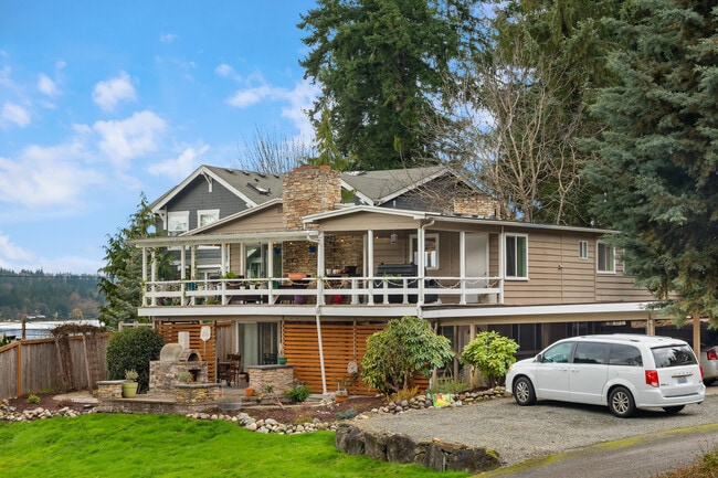 Building Photo - 20118 NE 28th Pl Unit Stunning Lake View Rental