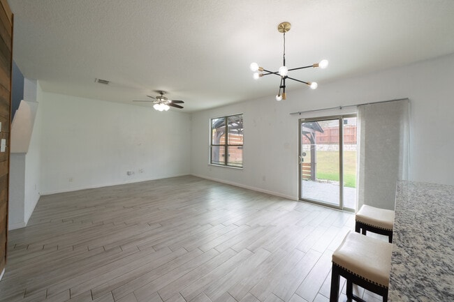 Building Photo - 9131 Canter Horse