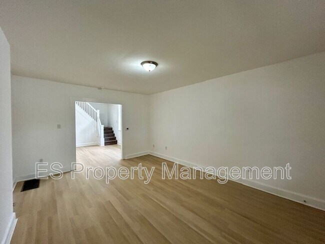 Photo - 2960 N Park Ave