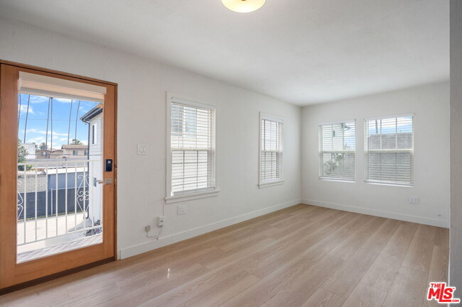 Building Photo - 5018 S Harvard Blvd Rental