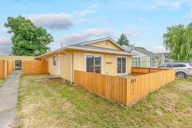 Photo - TWO BEDROOM ONE BATH APARTMENT IN LONGVIEW