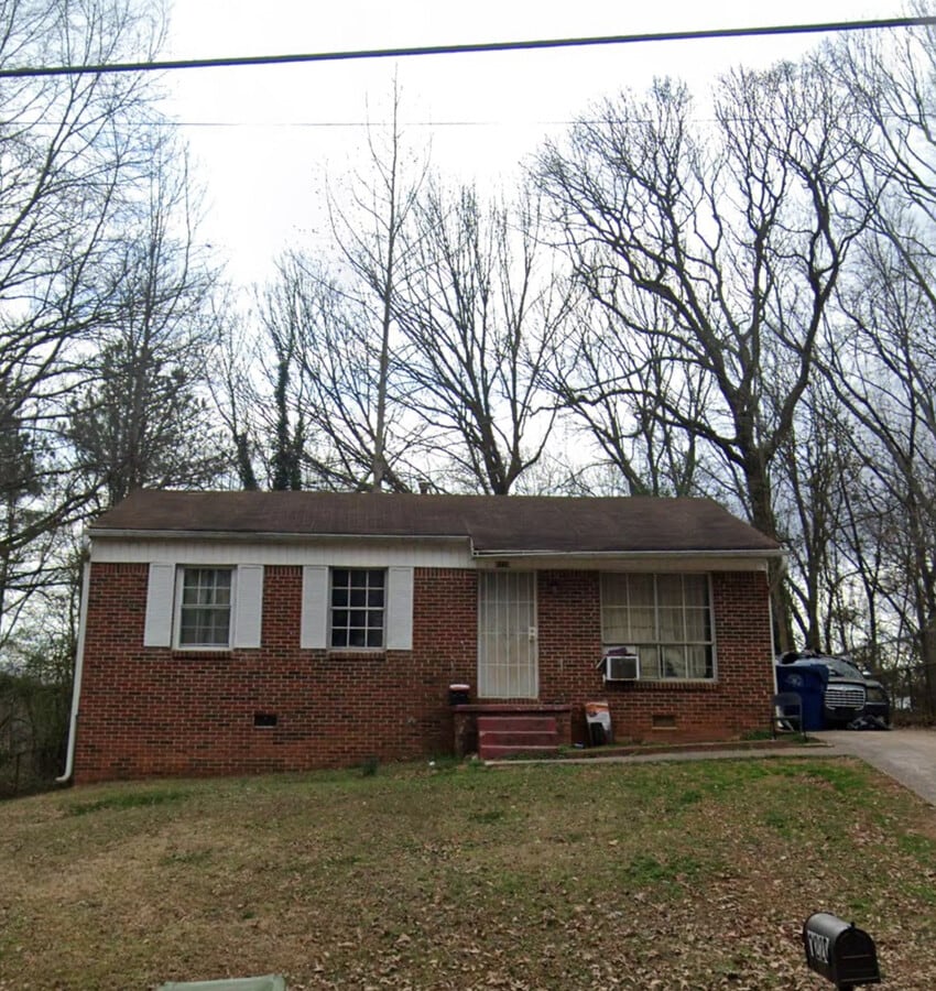 Photo - 1220 Kipling St SE House