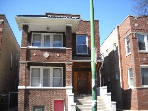 Photo - 4332 N Francisco Ave Apartments